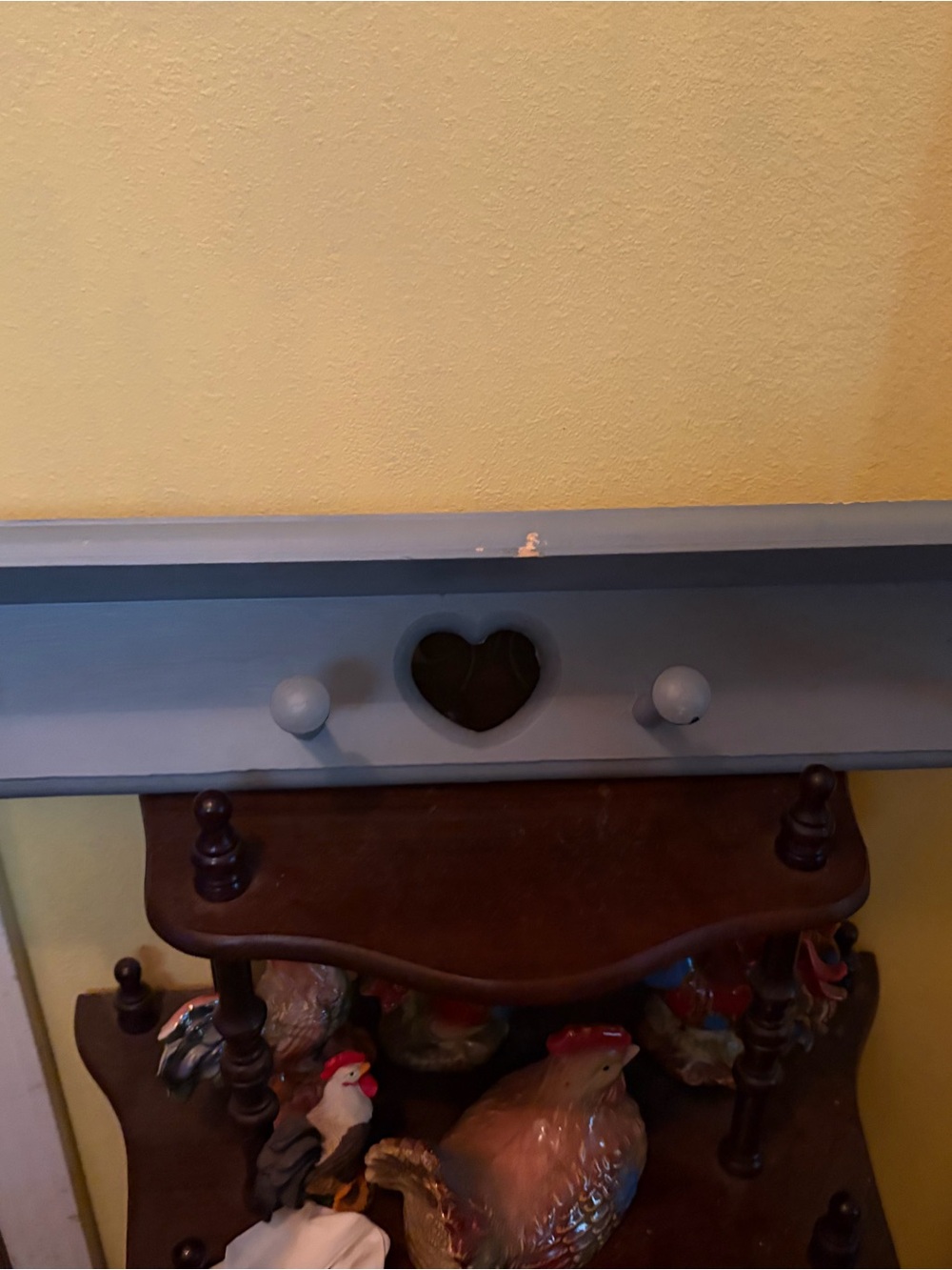 Wood Wall Rack with Heart Cutout - Light Gray